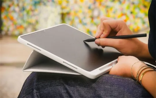 COVER STAND FOR MOVINKPAD 11