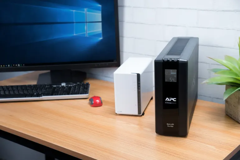 APC BR900MI gruppo di continuità (UPS) A linea interattiva 0,9 kVA 540 W 6 presa(e) AC